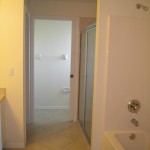 2233NE 15th Ter M Bath